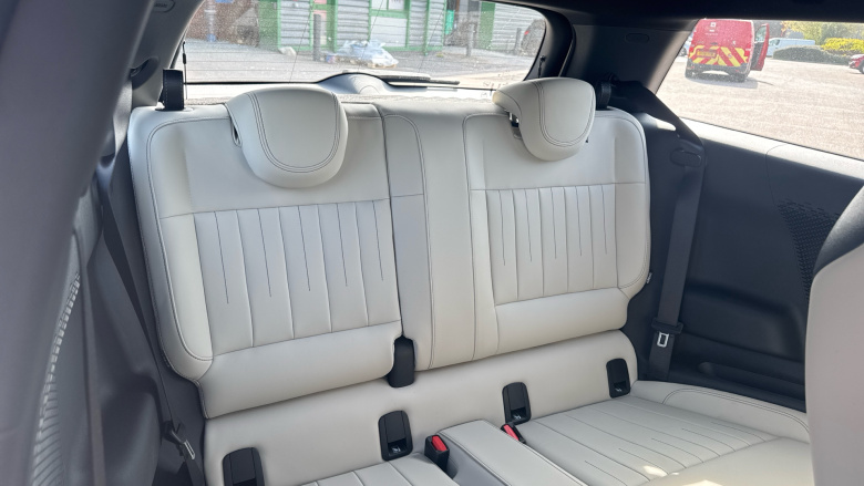 MINI Cooper 135kW E Exclusive [Level 1] 41kWh 3dr Auto Electric Hatchback